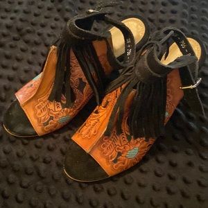 Leather tooled flower sandals